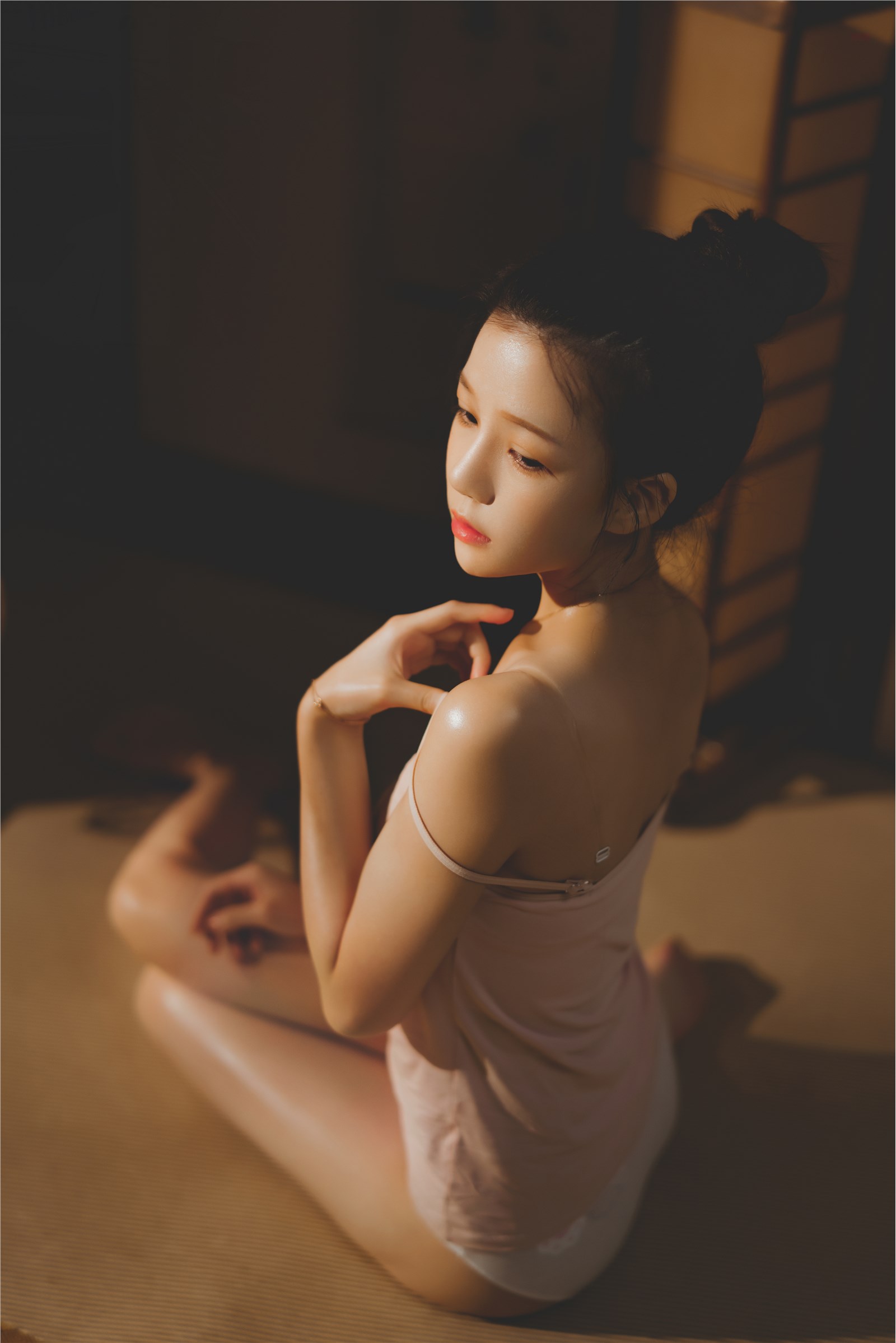 Single horsetail white tender girl crisp breast fengyun figure sexy hot photo(1)
